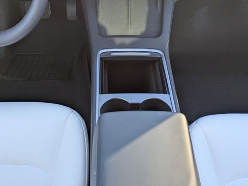 Used 2022 Tesla Model 3 Long Range image 19