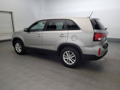 Used 2015 Kia Sorento LX image 3