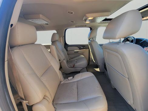 Used 2014 Chevrolet Suburban LTZ AWD/4WD image 35