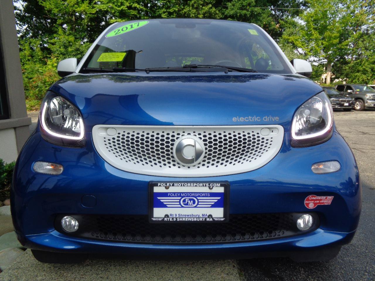 Used 2017 smart fortwo electric drive RWD image 2