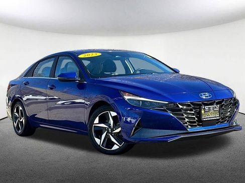 Used 2023 Hyundai Elantra Limited image 2