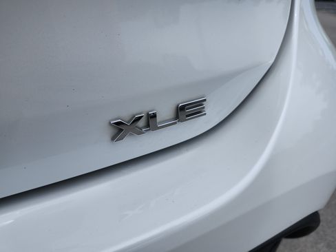 Used 2023 Toyota Highlander XLE FWD image 25