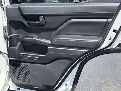 Used 2025 Toyota 4Runner TRD Off-Road image 21