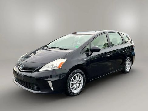 Used 2012 Toyota Prius V Two image 4