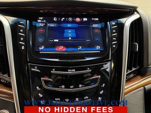 Used 2019 Cadillac Escalade ESV Luxury AWD/4WD image 30