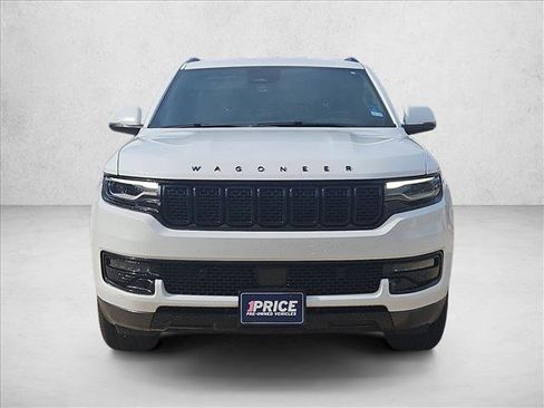 Used 2022 Jeep Wagoneer Series III w/ Flexible Seating Group image 2