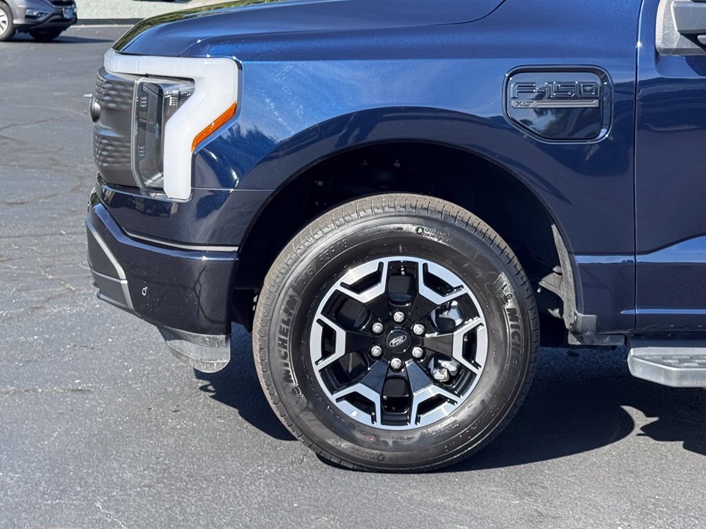 Used 2023 Ford F150 Lightning XLT AWD/4WD image 37