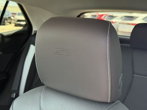 Used 2025 Buick Envision Sport Touring AWD/4WD image 21