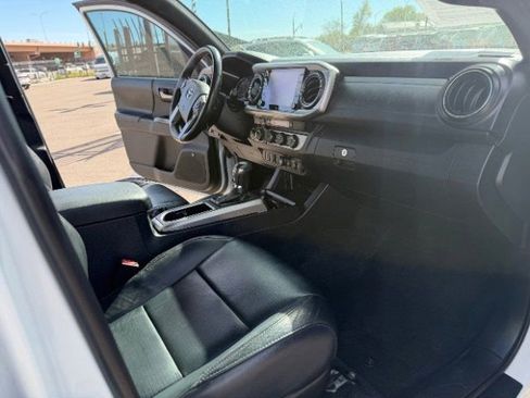 Used 2021 Toyota Tacoma Limited w/ Nightshade Package AWD/4WD image 28