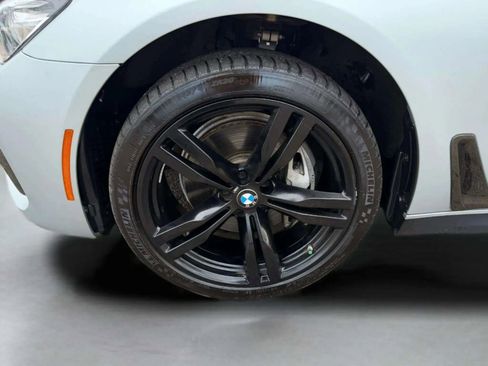 Used 2018 BMW 740i image 76
