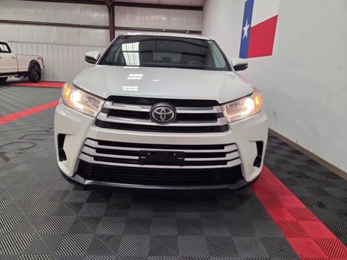 Used 2019 Toyota Highlander LE image 18