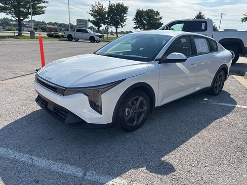 Used 2025 Kia K4 FWD image 13