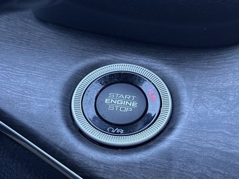 Used 2023 Jeep Grand Cherokee Overland w/ Luxury Tech Group IV image 32