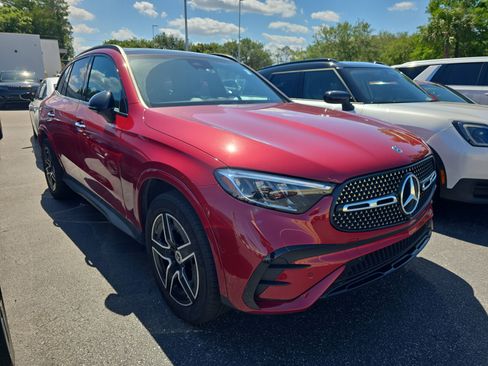 Used 2024 Mercedes-Benz GLC 300 image 1