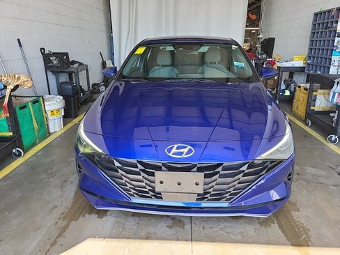 Used 2021 Hyundai Elantra SEL w/ Convenience Package FWD image 2