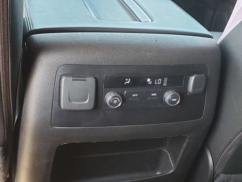 Used 2017 Chevrolet Suburban LT AWD/4WD image 13