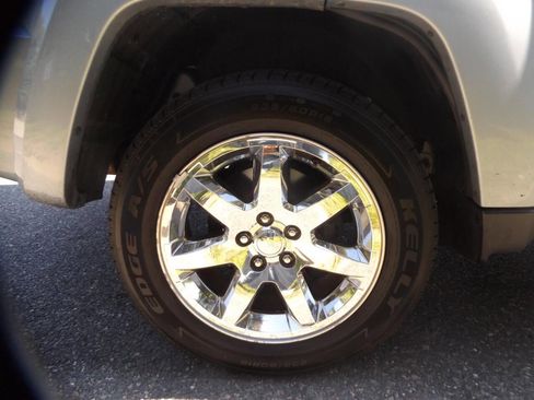 Used 2012 Jeep Liberty Sport image 21