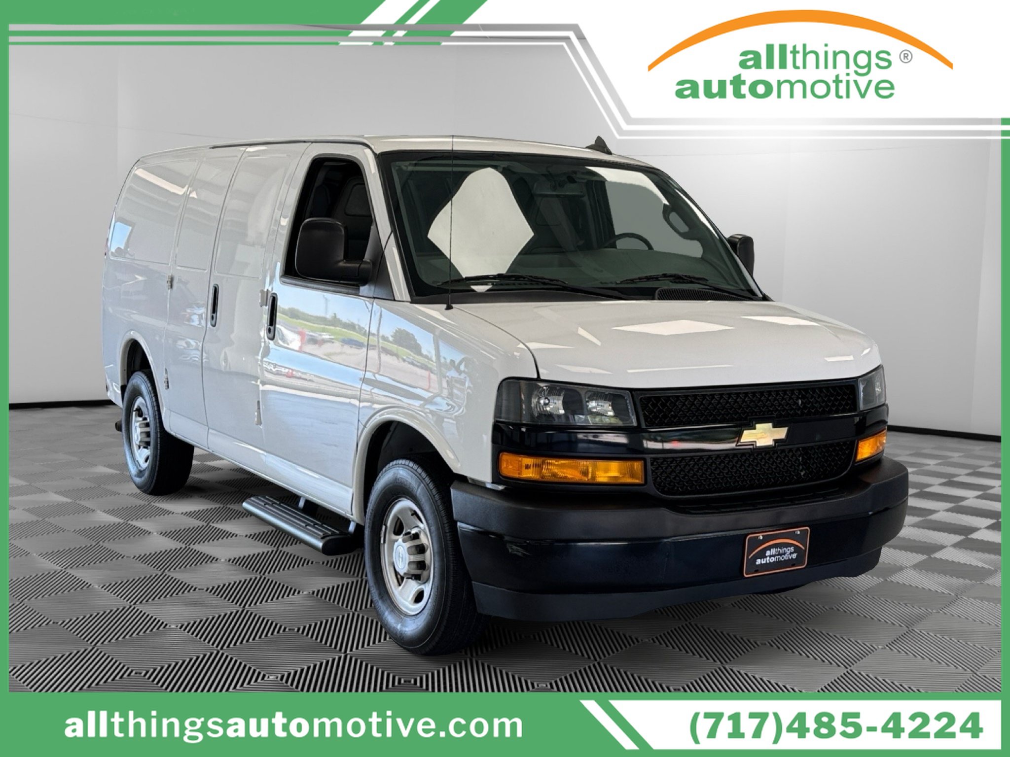 Used 2019 Chevrolet Express 2500 RWD image 1