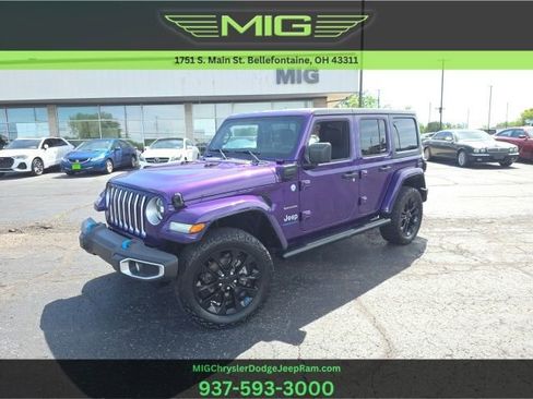 Used 2023 Jeep Wrangler Unlimited Sahara w/ Cold Weather Group AWD/4WD image 1
