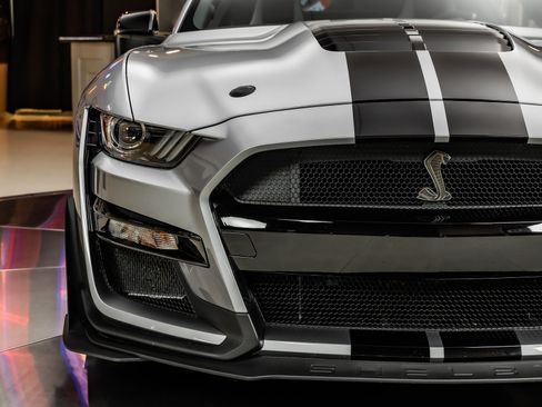 Used 2020 Ford Mustang Shelby GT500 w/ Carbon Fiber Track Pack RWD image 20