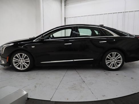 Used 2018 Cadillac XTS Luxury image 8
