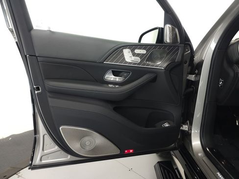 Used 2025 Mercedes-Benz Maybach GLS 600 4MATIC image 5