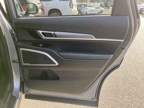 Used 2021 Kia Telluride LX image 6