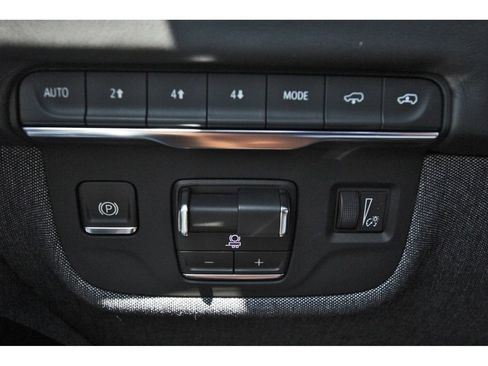 New 2026 Cadillac Escalade Platinum Sport w/ LPO, ONYX Package AWD/4WD image 15