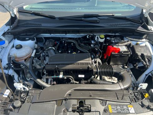 Used 2025 Ford Escape Active AWD/4WD image 3