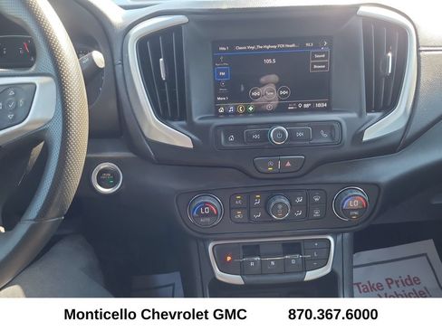 Used 2024 GMC Terrain SLE w/ Driver Convenience Package FWD image 22
