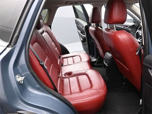 Certified 2023 MAZDA CX-5 Carbon Edition image 29
