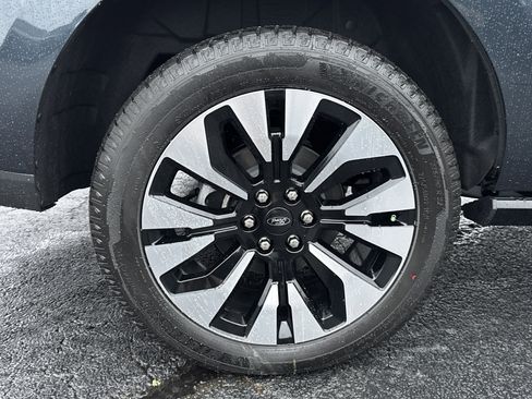 New 2025 Ford Expedition Platinum w/ Driver's Package image 20