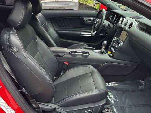 Used 2019 Ford Mustang GT Premium RWD image 6