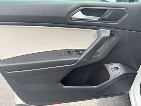 Used 2019 Volkswagen Tiguan SEL FWD image 25