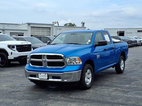 Used 2024 RAM 1500 Classic SLT AWD/4WD image 2
