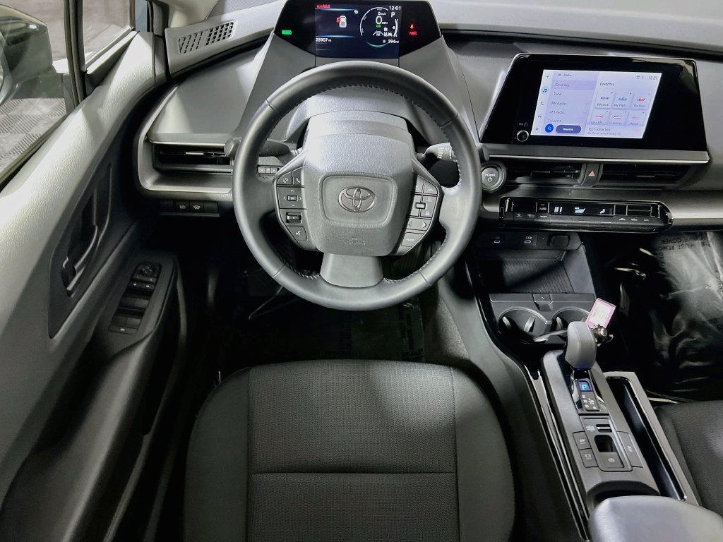 Certified 2025 Toyota Prius LE FWD image 19