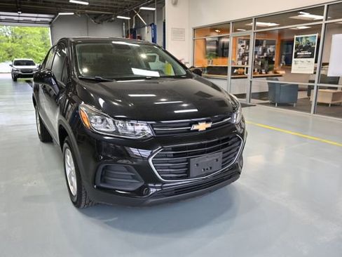 Used 2020 Chevrolet Trax LS w/ Tint and Cruise Package AWD/4WD image 3