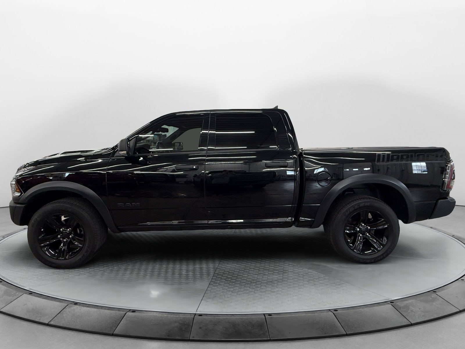 Used 2024 RAM 1500 Warlock AWD/4WD image 3