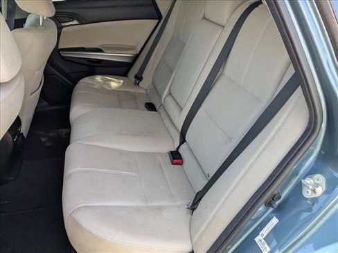 Used 2013 Honda Crosstour EX image 17