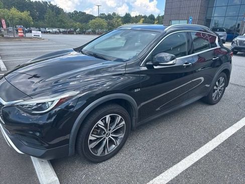 Used 2018 INFINITI QX30 AWD image 1