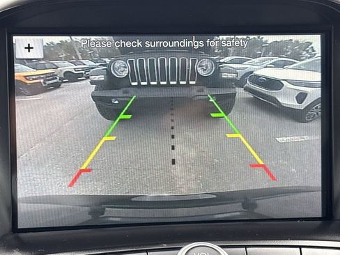 Used 2019 Ford Escape SE image 21