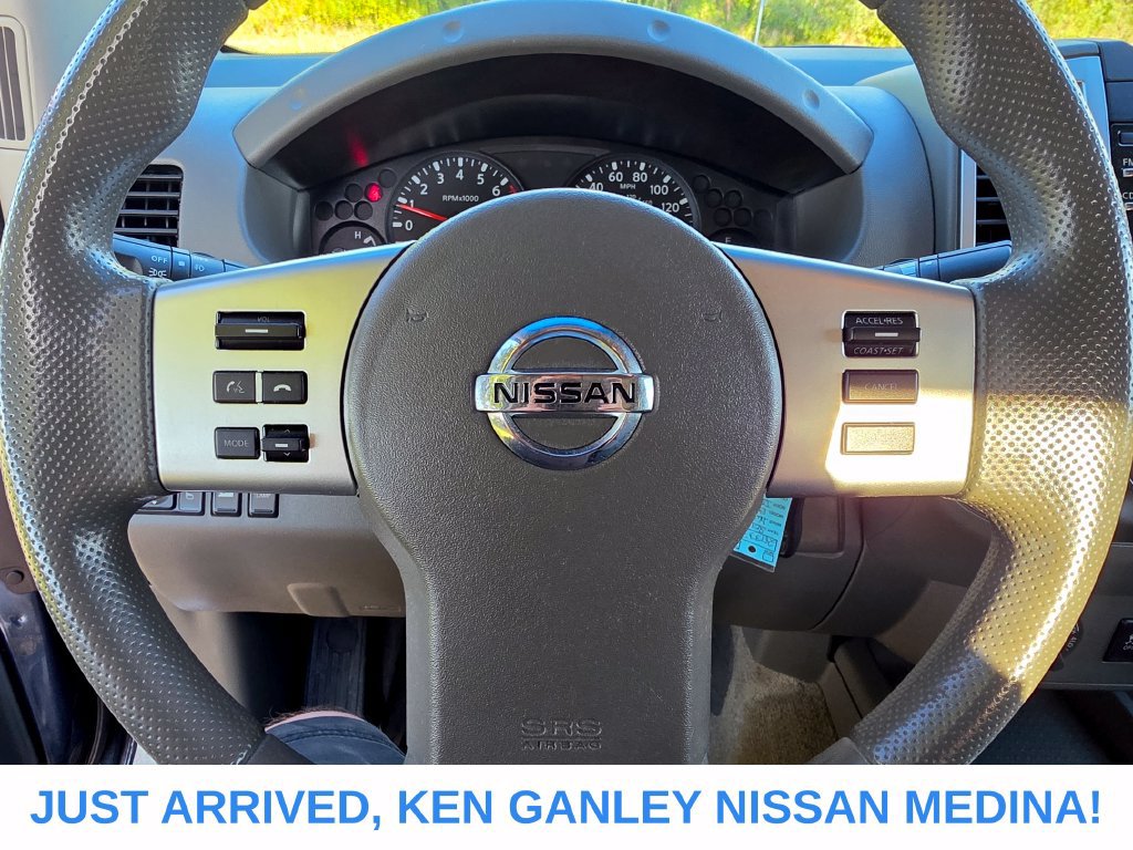 Used 2013 Nissan Frontier SV w/ SV Value Truck Pkg AWD/4WD image 13