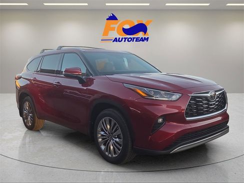 New 2026 Toyota Highlander Platinum image 7