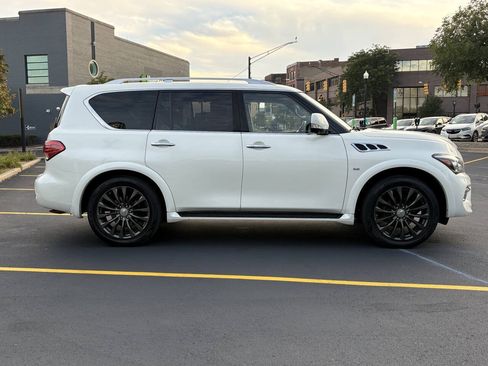 Used 2017 INFINITI QX80 4WD w/ Driver Assistance Package image 8
