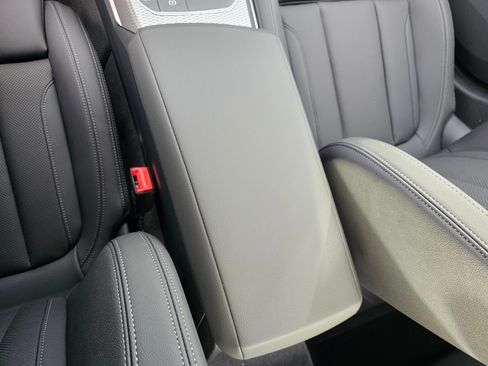 New 2026 BMW 330i xDrive Sedan w/ M Sport Package image 24