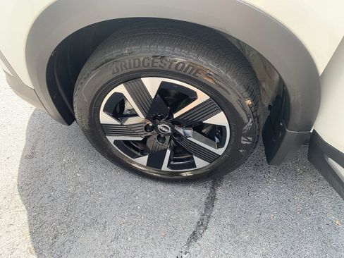 Used 2025 Nissan Kicks SV w/ SV Premium Package AWD/4WD image 26