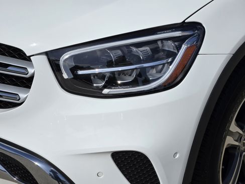 Used 2021 Mercedes-Benz GLC 300 4MATIC image 32