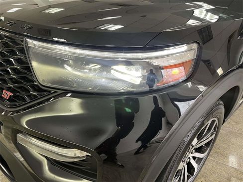 Used 2022 Ford Explorer ST image 9