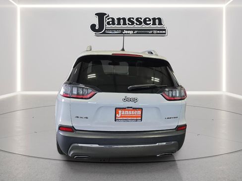 Used 2019 Jeep Cherokee Limited w/ Luxury Group AWD/4WD image 4