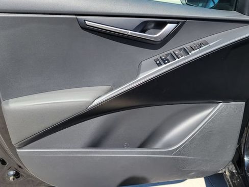 Certified 2023 Kia Niro LX FWD image 10